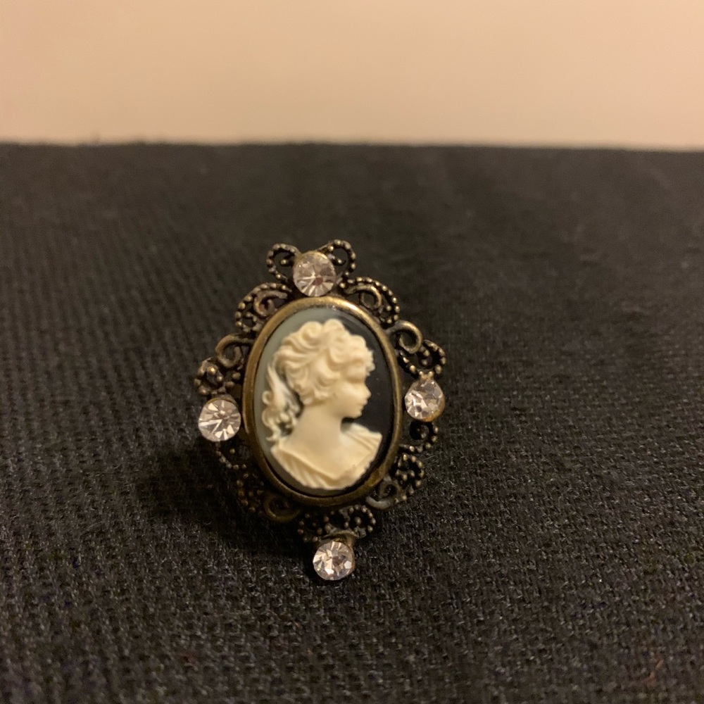 Cameo Ring